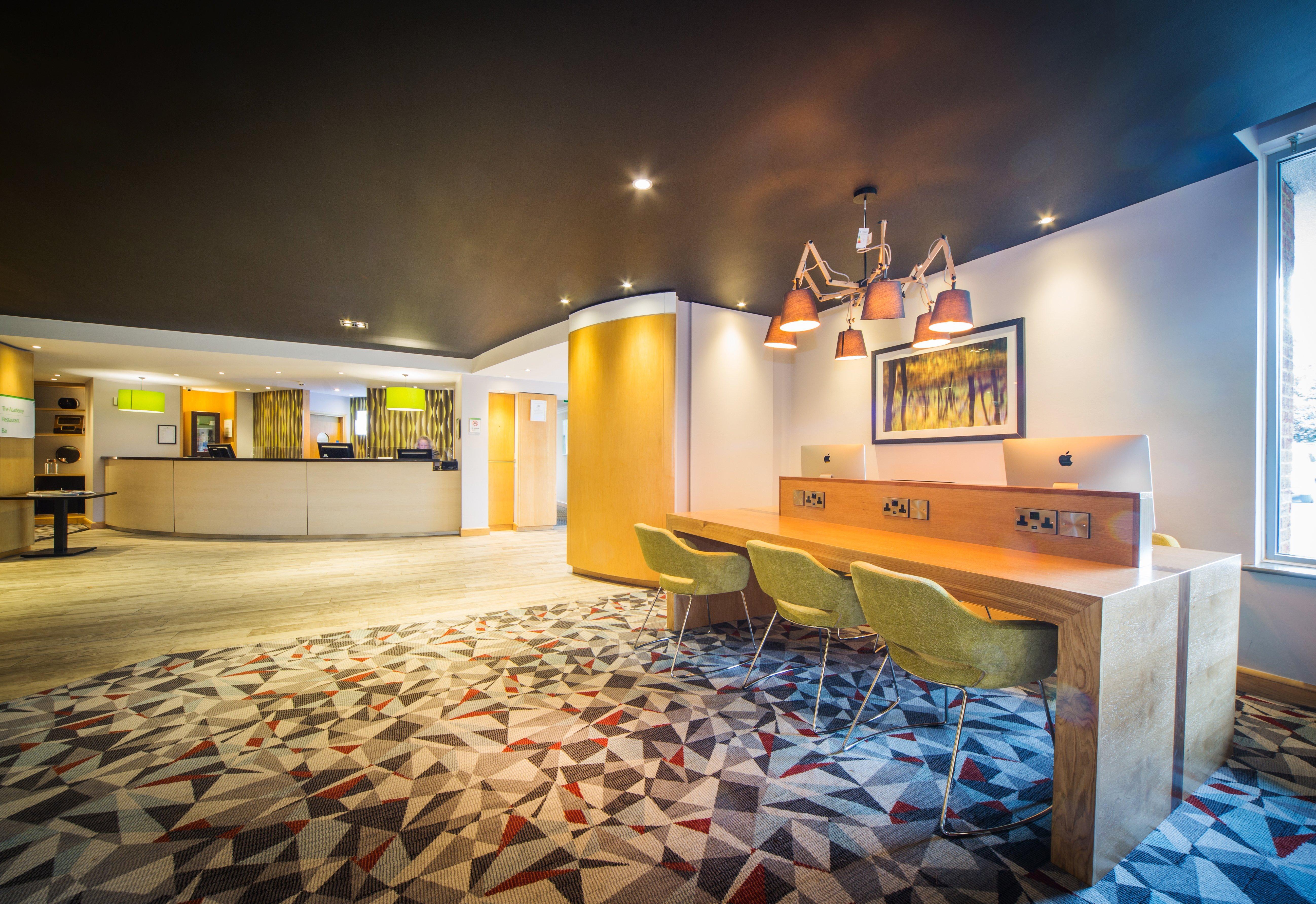 Holiday Inn Reading South M4 Jct 11 By Ihg Екстериор снимка
