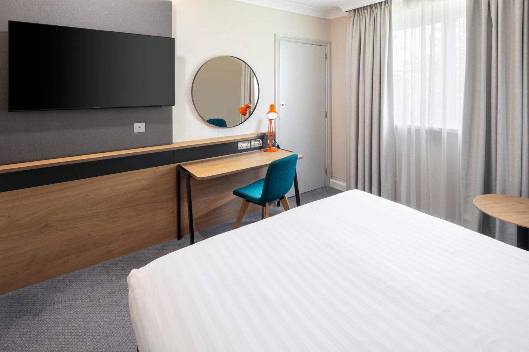 Holiday Inn Reading South M4 Jct 11 By Ihg Екстериор снимка