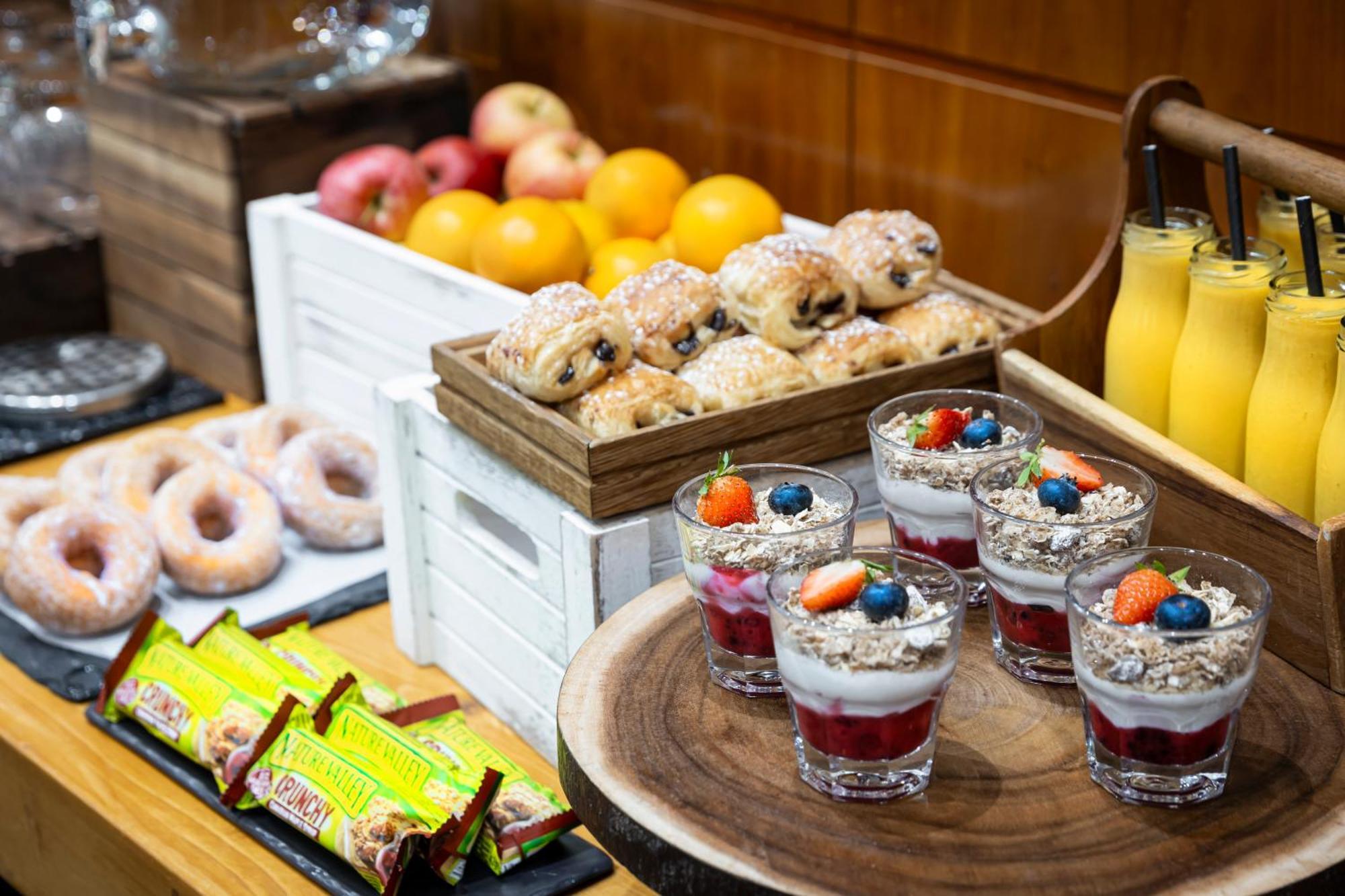 Holiday Inn Reading South M4 Jct 11 By Ihg Екстериор снимка