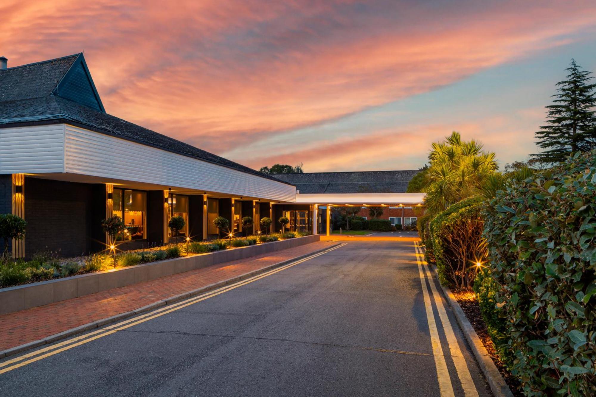 Holiday Inn Reading South M4 Jct 11 By Ihg Екстериор снимка