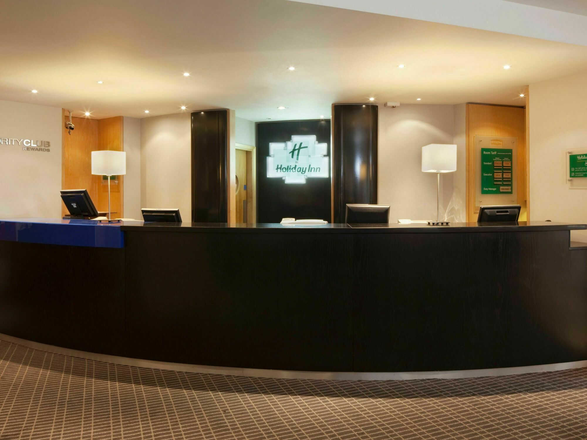 Holiday Inn Reading South M4 Jct 11 By Ihg Екстериор снимка