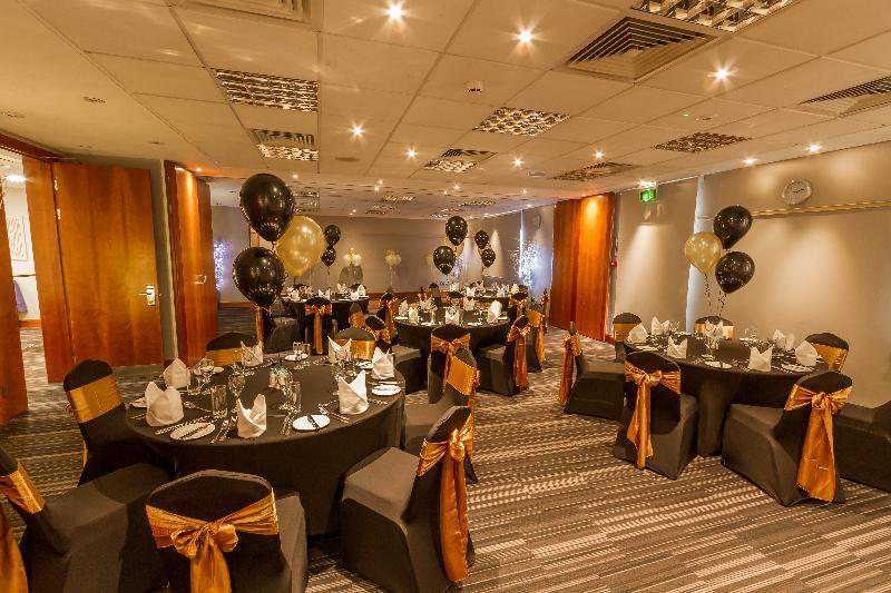 Holiday Inn Reading South M4 Jct 11 By Ihg Екстериор снимка